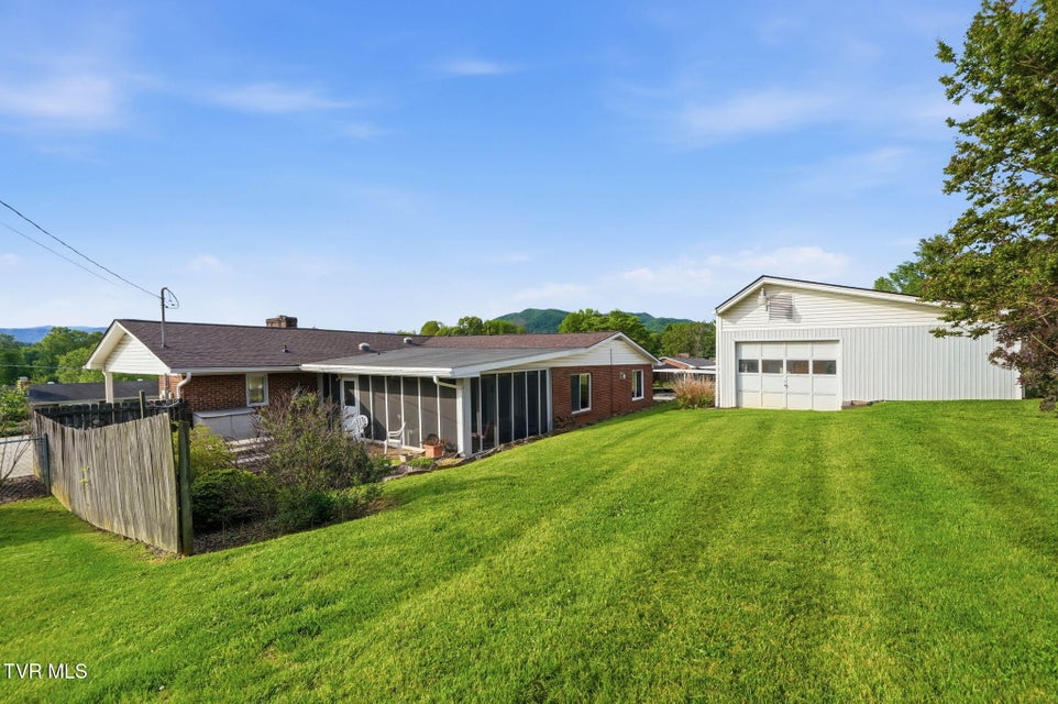 Photo #50: 608 Southview Drive