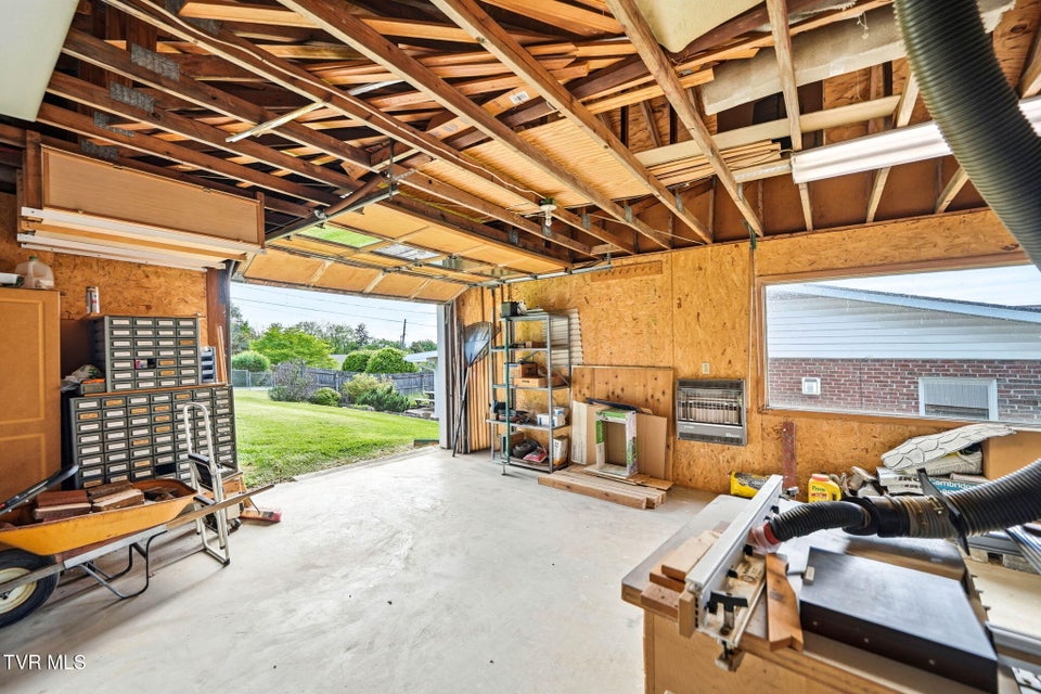 Photo #5: 608 Southview Drive