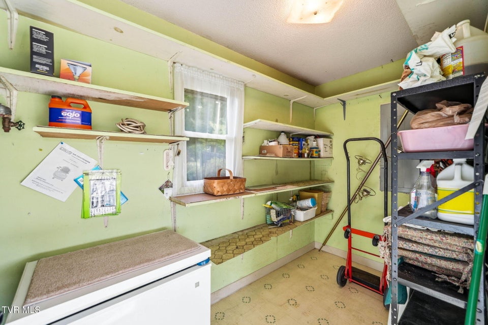 Photo #45: 608 Southview Drive