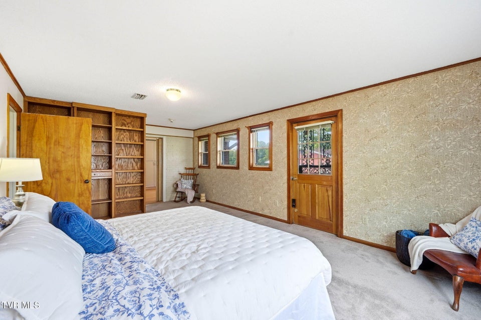 Photo #28: 608 Southview Drive