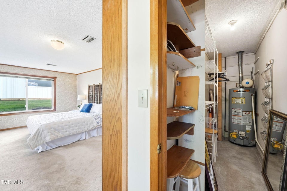 Photo #29: 608 Southview Drive