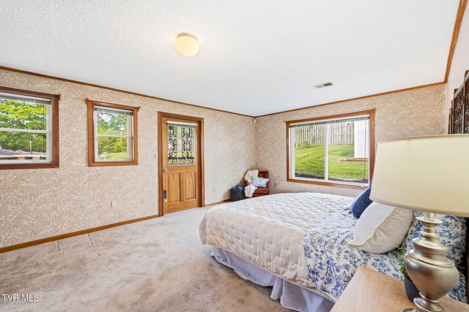 Photo #26: 608 Southview Drive