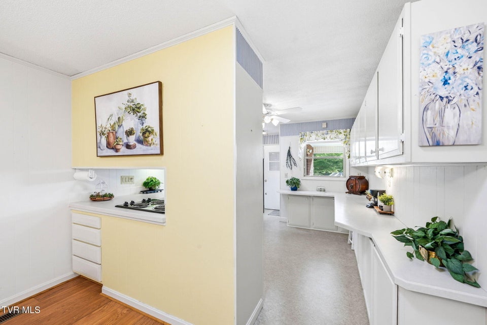 Photo #12: 608 Southview Drive