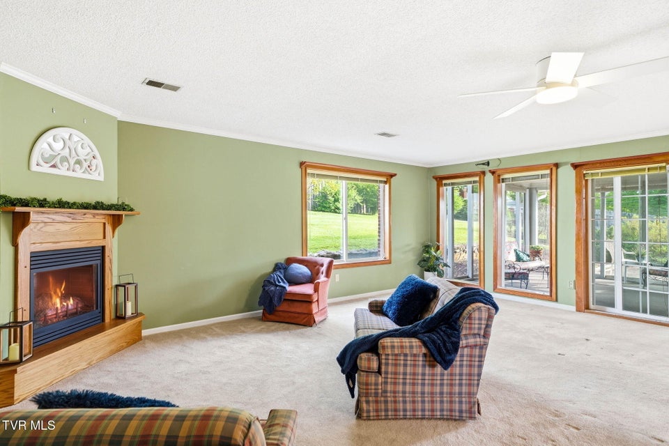 Photo #25: 608 Southview Drive
