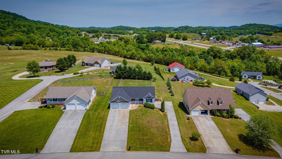 Photo #3: 140 Willow Ridge Drive