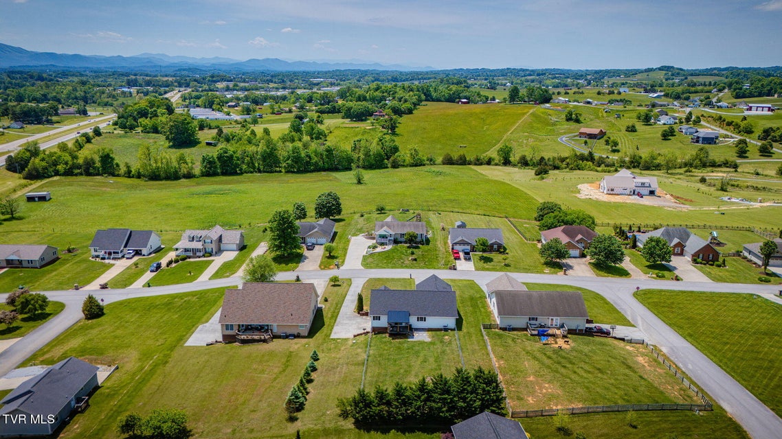 Photo #4: 140 Willow Ridge Drive