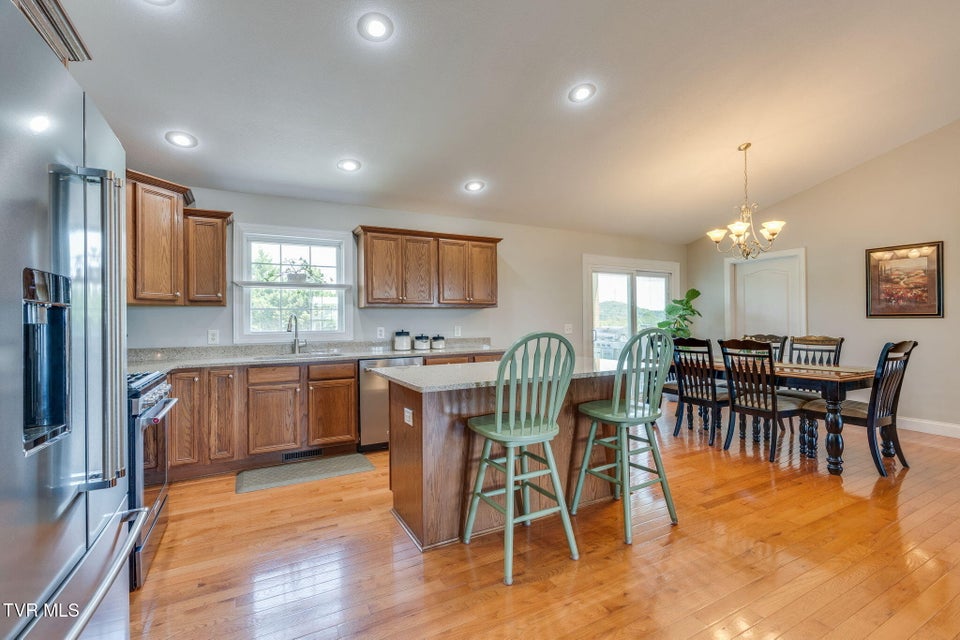 Photo #11: 140 Willow Ridge Drive