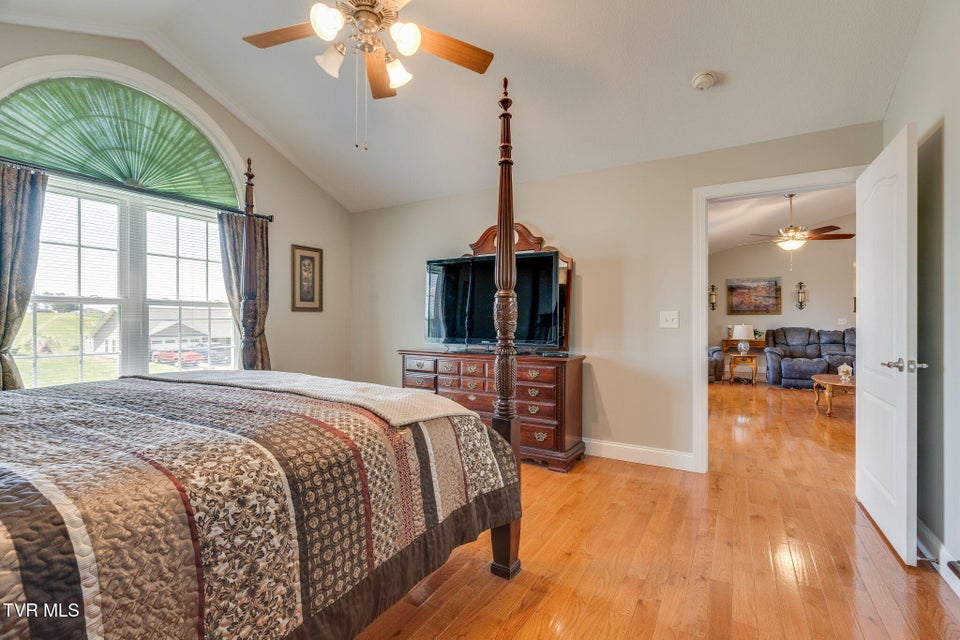 Photo #14: 140 Willow Ridge Drive