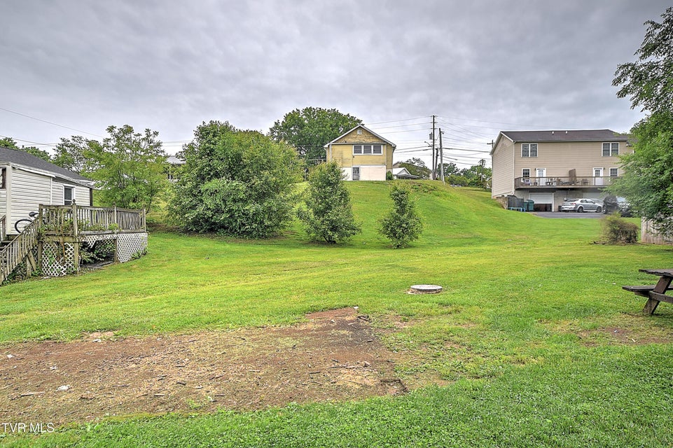 Photo #15: 409 Crockett Street