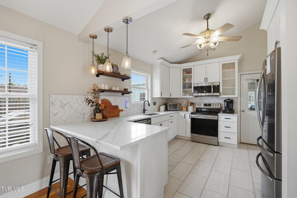 Photo #8: 579 4th Avenue