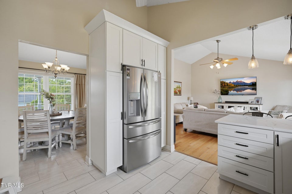 Photo #10: 579 4th Avenue