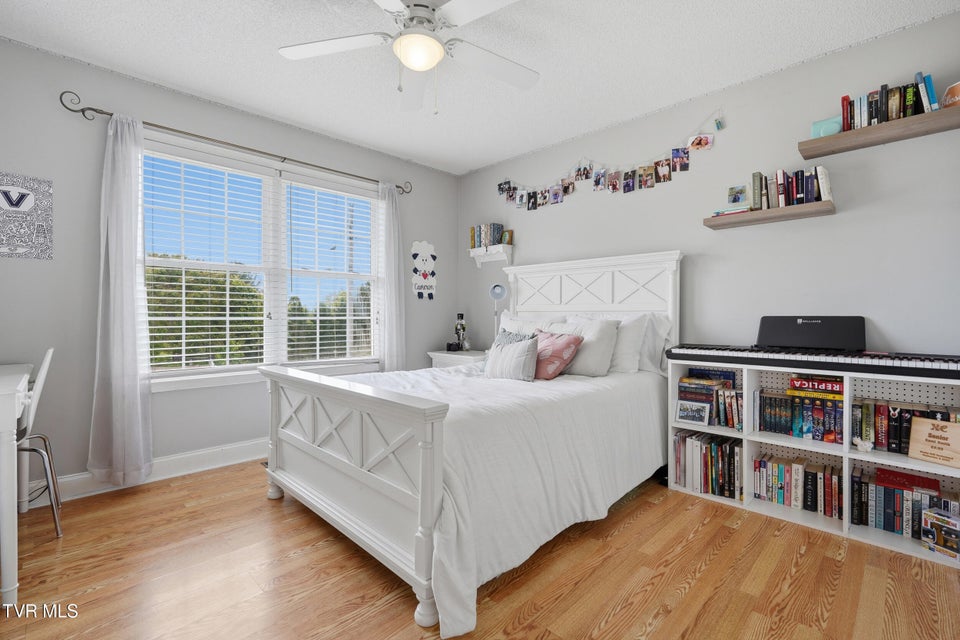Photo #15: 579 4th Avenue