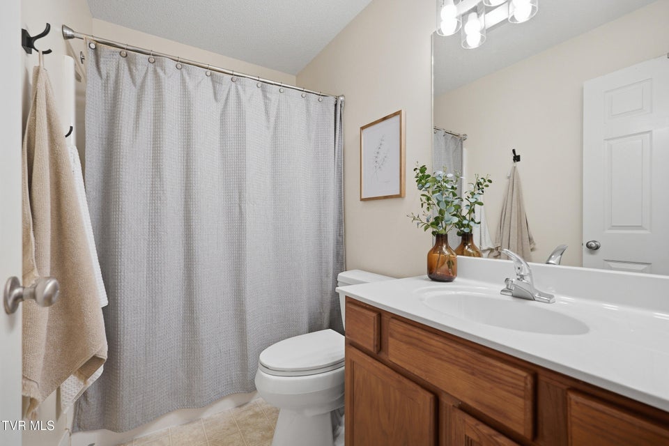 Photo #18: 579 4th Avenue