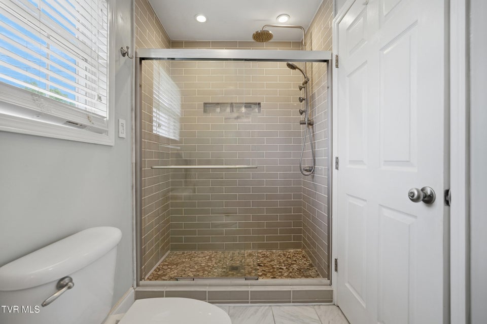 Photo #23: 579 4th Avenue