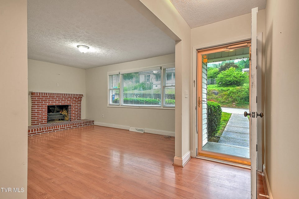 Photo #2: 757 West Jackson Street