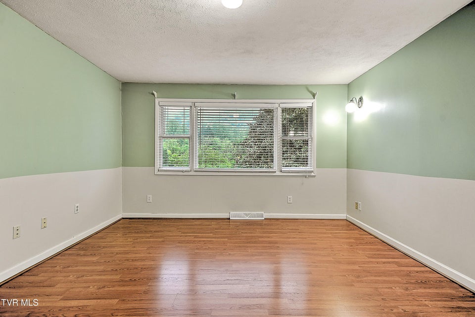 Photo #7: 757 West Jackson Street