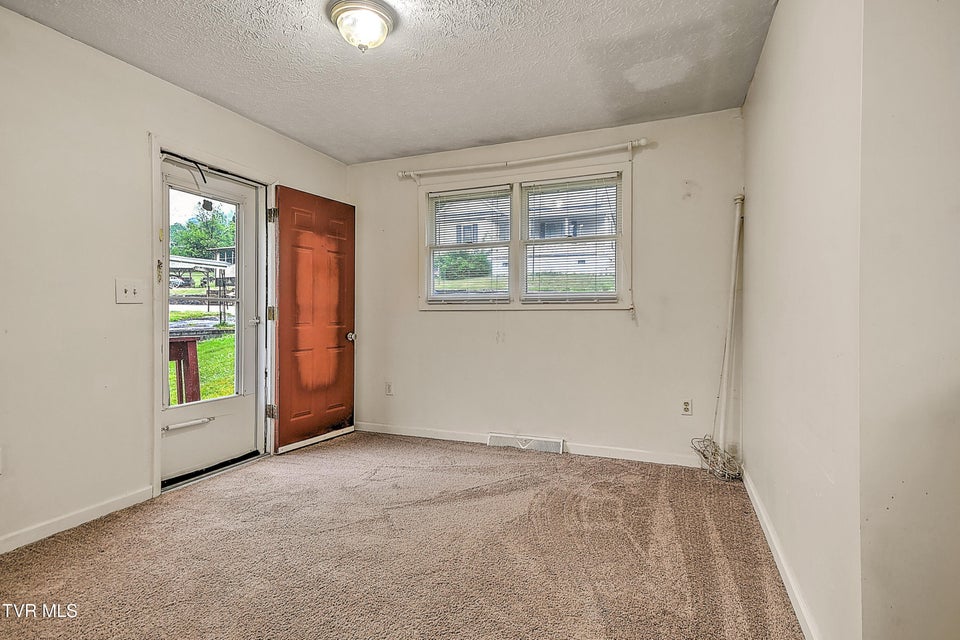 Photo #9: 757 West Jackson Street