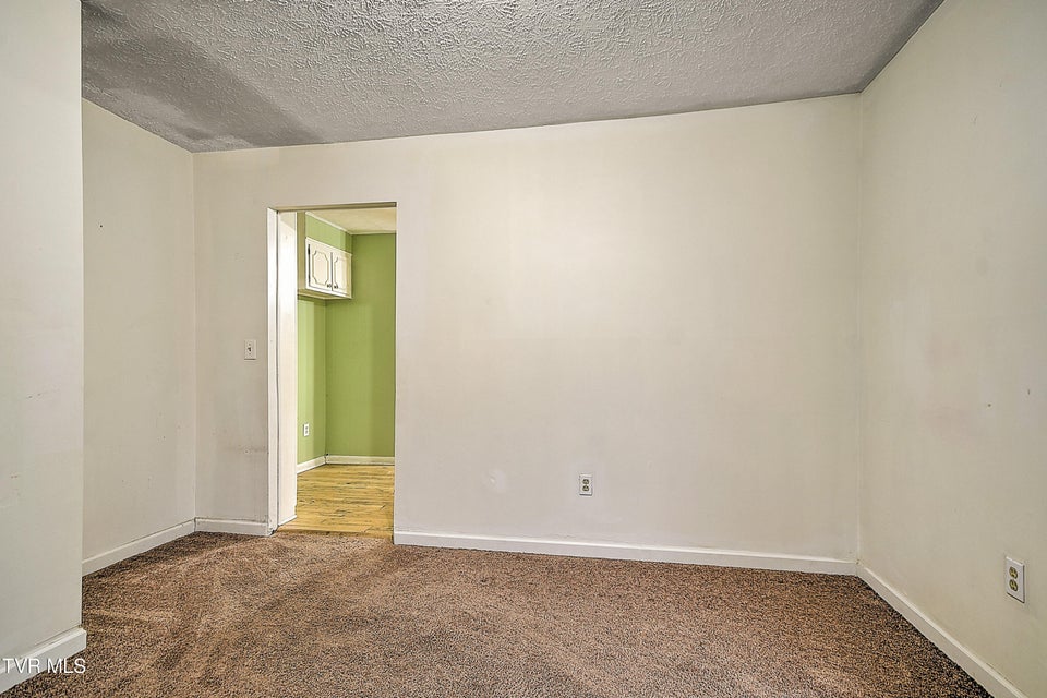 Photo #10: 757 West Jackson Street