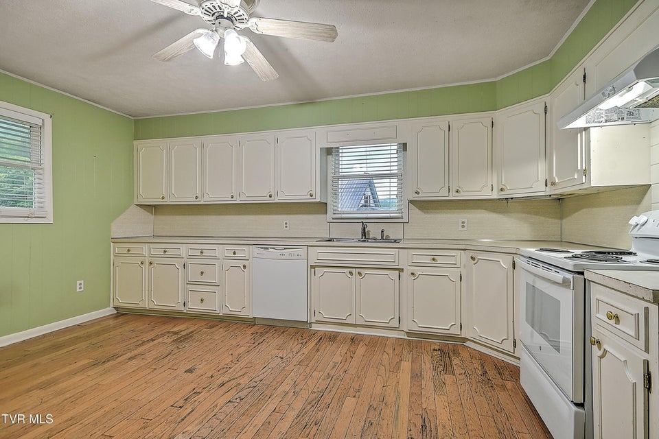 Photo #13: 757 West Jackson Street