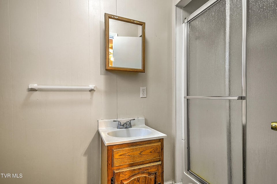 Photo #23: 757 West Jackson Street