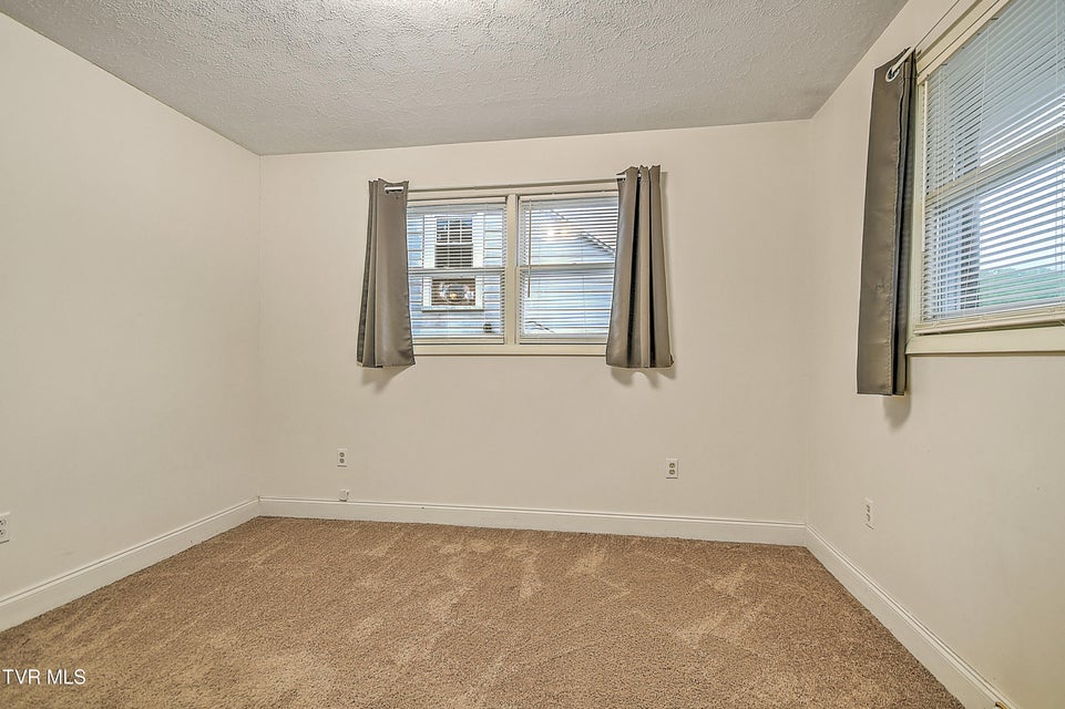 Photo #26: 757 West Jackson Street