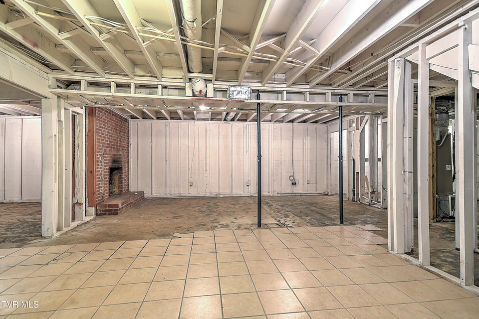 Photo #27: 757 West Jackson Street