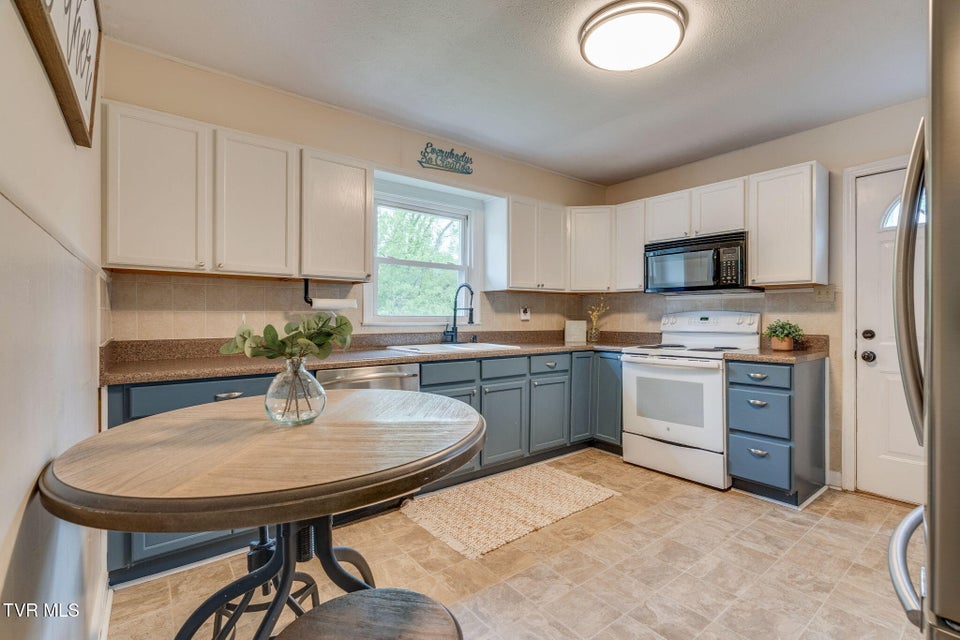 Photo #8: 1510 Sylvan Street