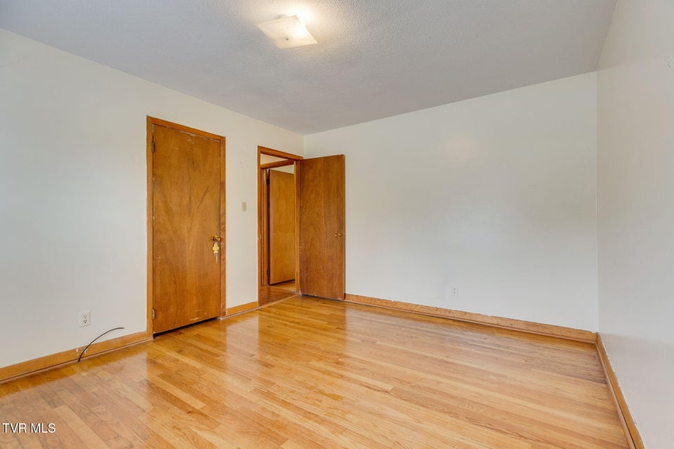 Photo #17: 132 Cherrywood Lane