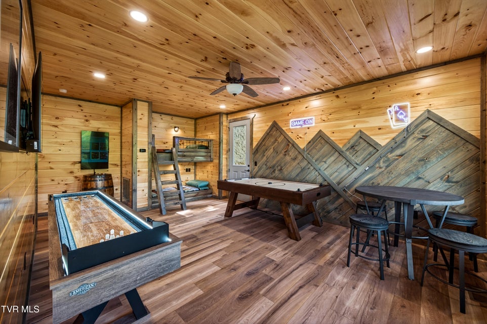 Photo #26: 756 Ski View Lane