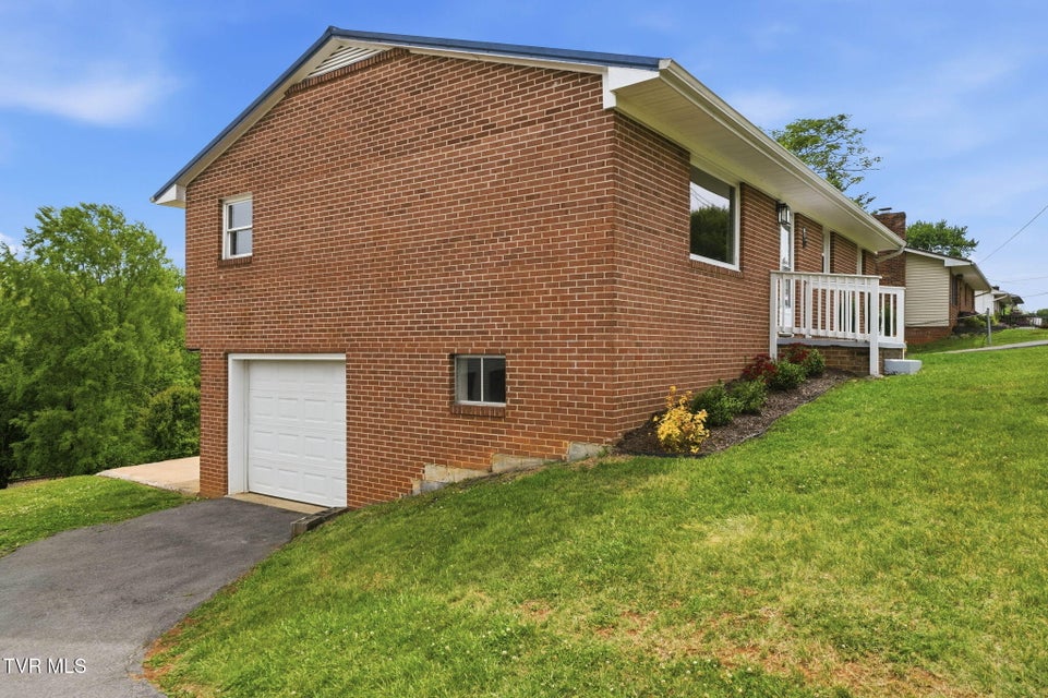 Photo #4: 139 Grandview Road