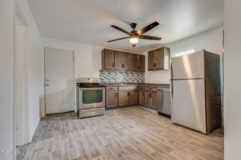 Photo #7: 1905 Anderson Street