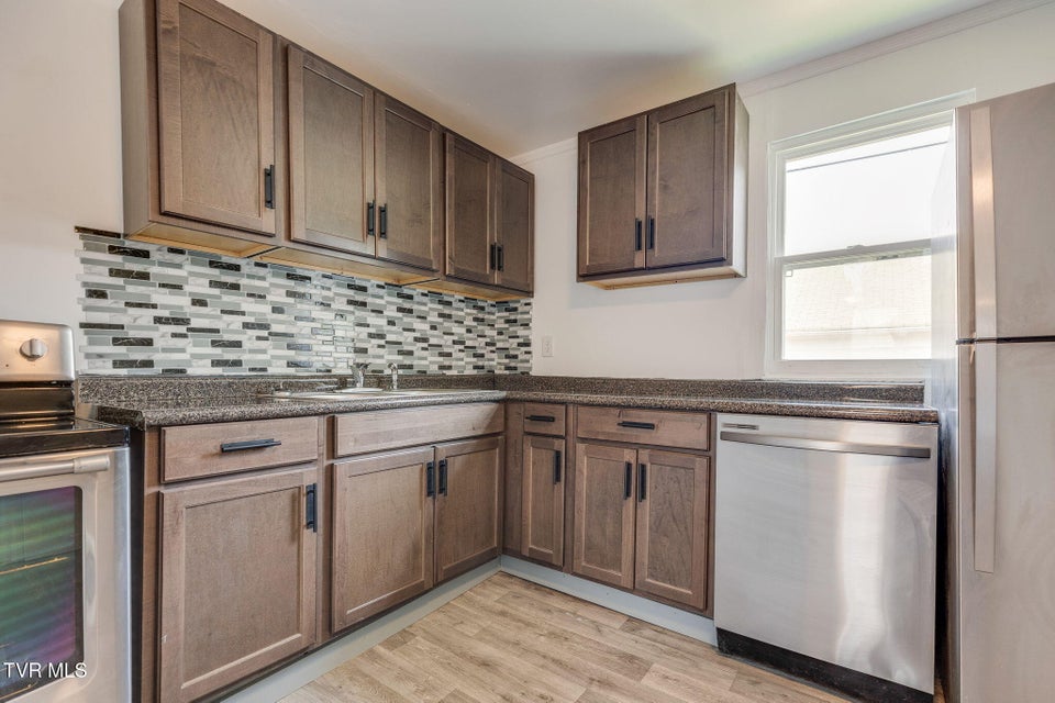 Photo #8: 1905 Anderson Street