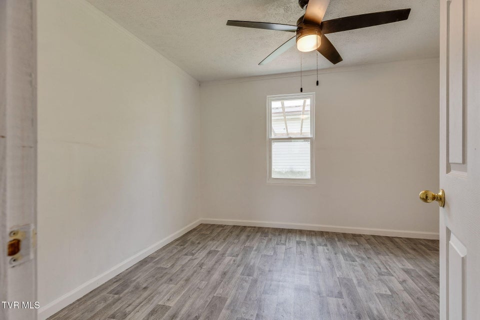 Photo #10: 1905 Anderson Street