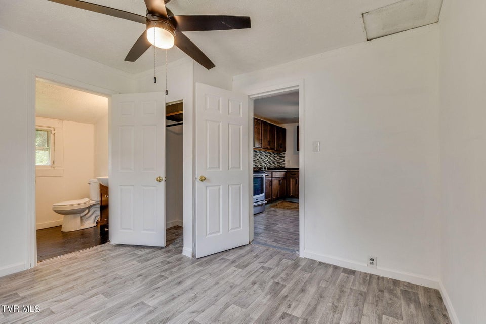 Photo #11: 1905 Anderson Street