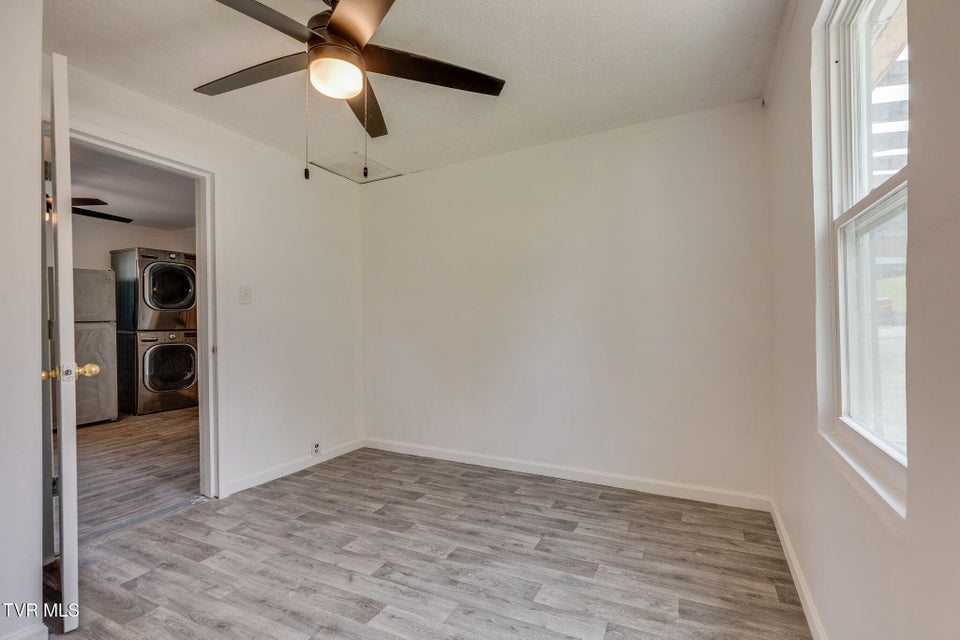 Photo #12: 1905 Anderson Street