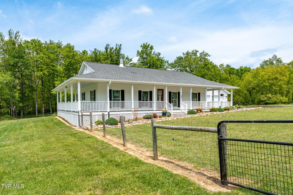 Photo #5: 533 Harmon Road