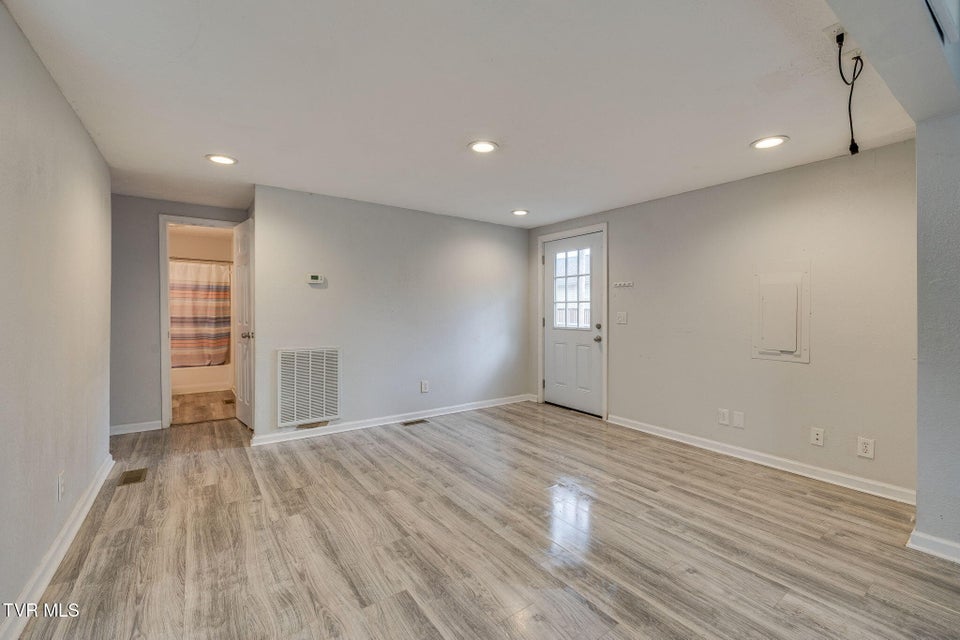 Photo #5: 1626 Desoto Street
