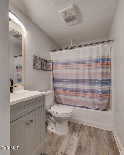 Photo #13: 1626 Desoto Street