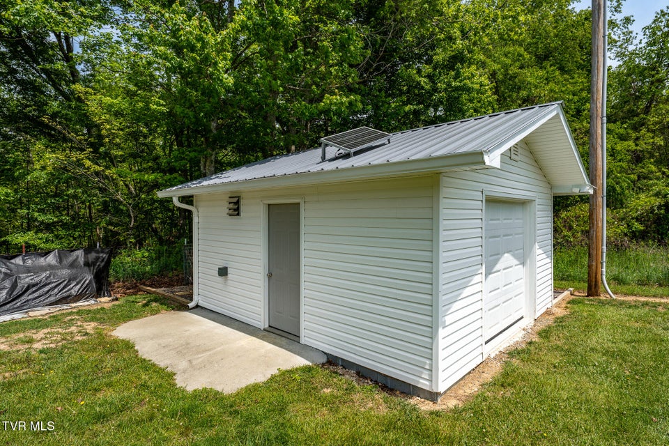 Photo #28: 533 Harmon Road