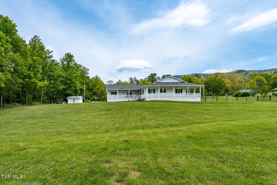 Photo #32: 533 Harmon Road