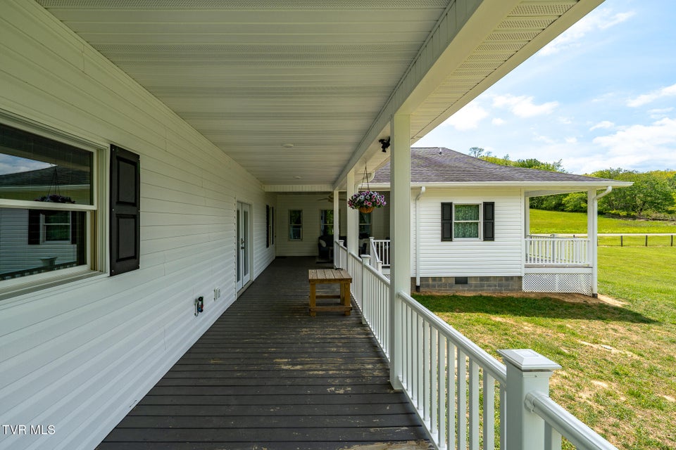 Photo #40: 533 Harmon Road