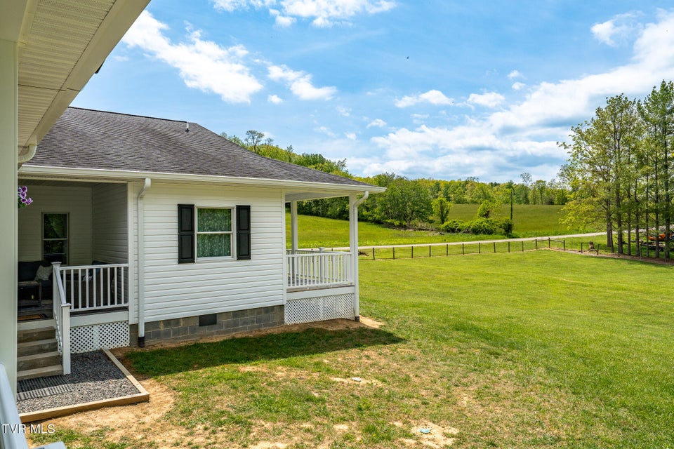 Photo #41: 533 Harmon Road