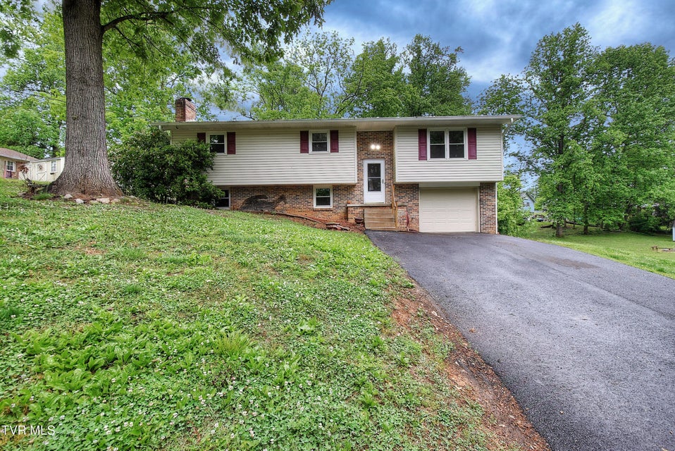 Photo #2: 111 Independence Lane