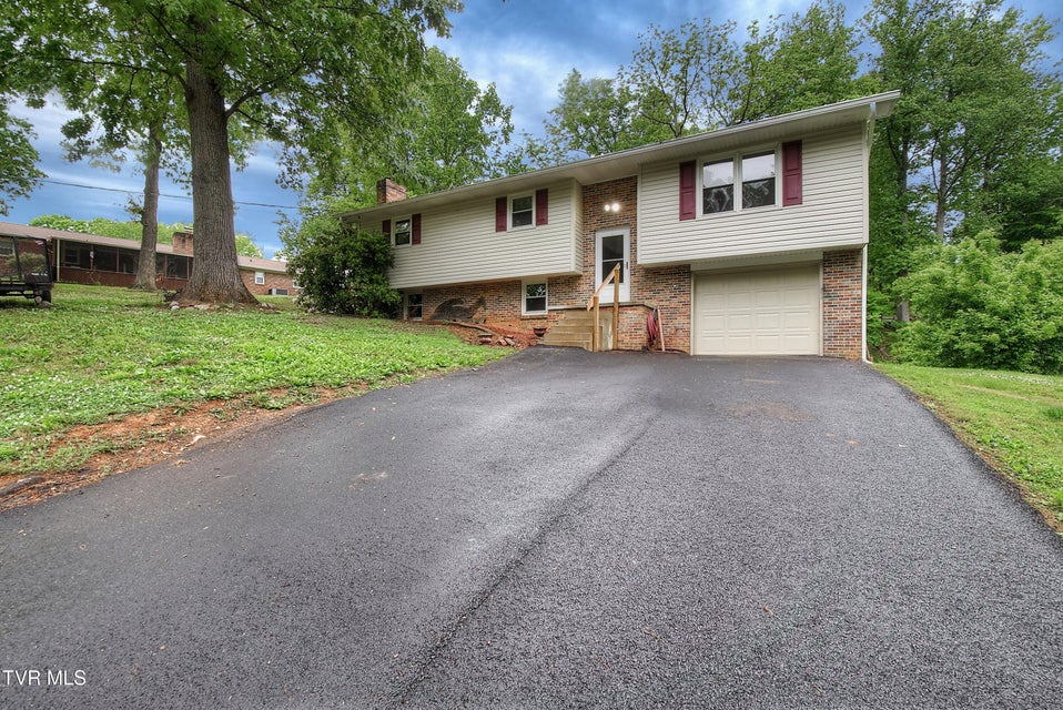 Photo #3: 111 Independence Lane
