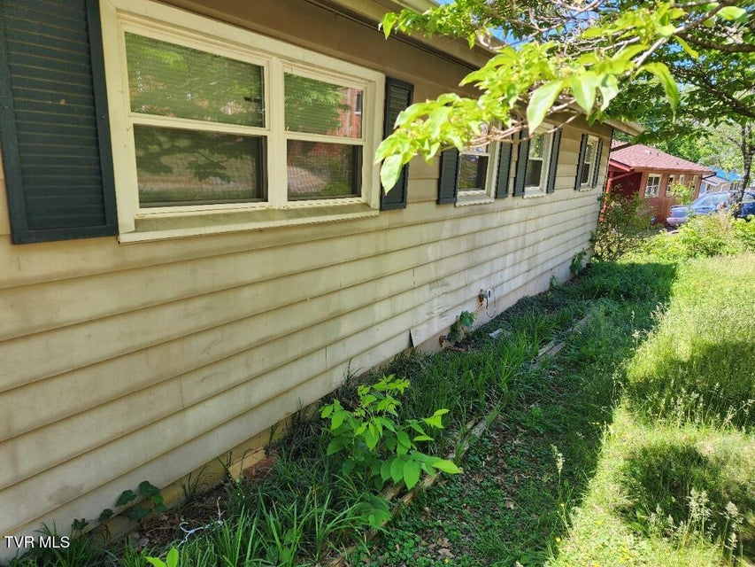Photo #2: 546 Bays View Court
