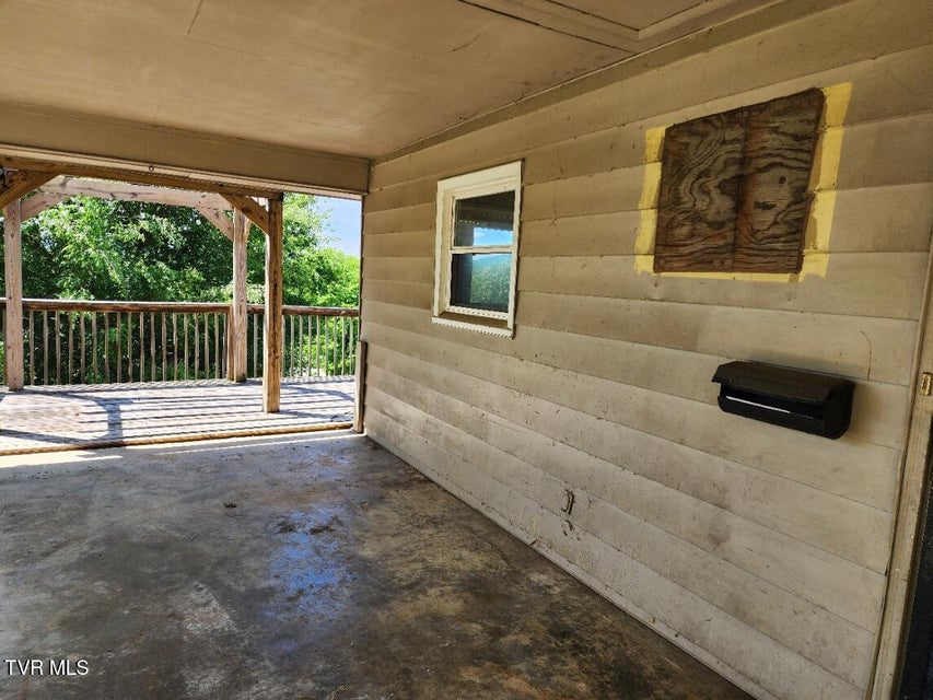 Photo #3: 546 Bays View Court
