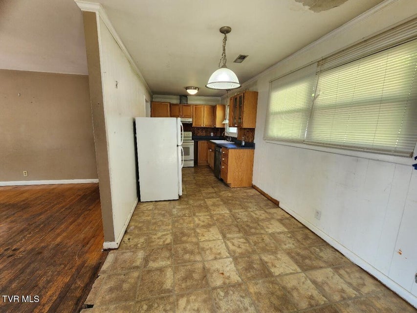 Photo #5: 546 Bays View Court