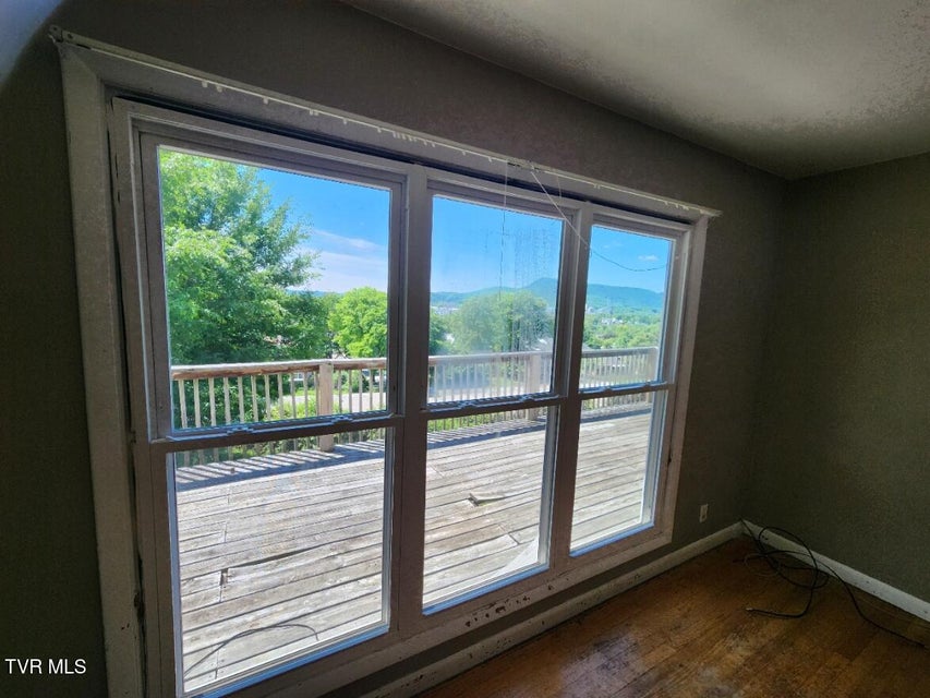 Photo #9: 546 Bays View Court