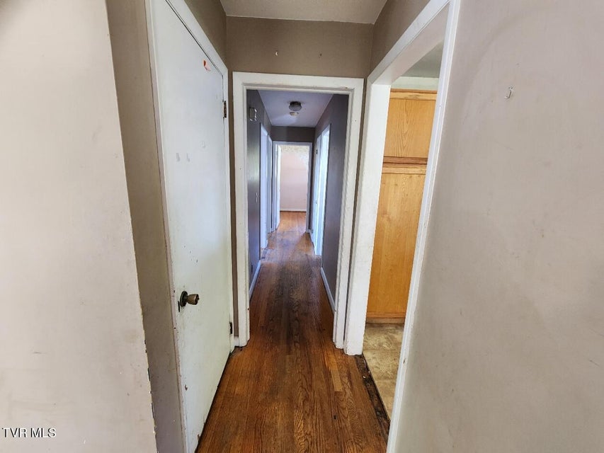 Photo #10: 546 Bays View Court