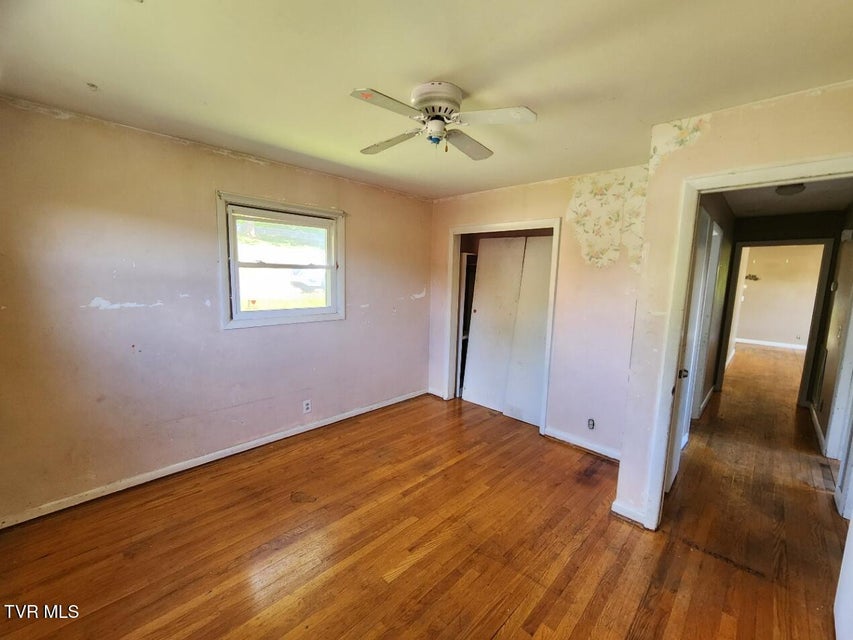 Photo #14: 546 Bays View Court